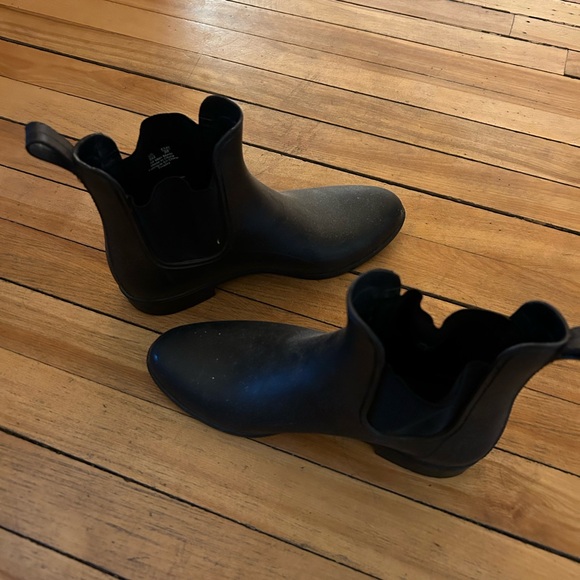 Black Chelsea boots - Picture 2 of 4